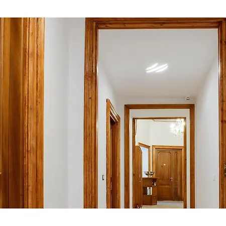 Lh Royal Terrace بيت ضيافة روما